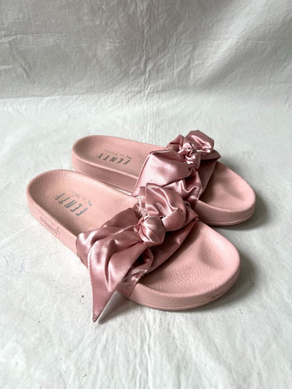 PUMA Rihanna x Fenty Bow Slide sandals womens 8.5 blush pink satin bow knot